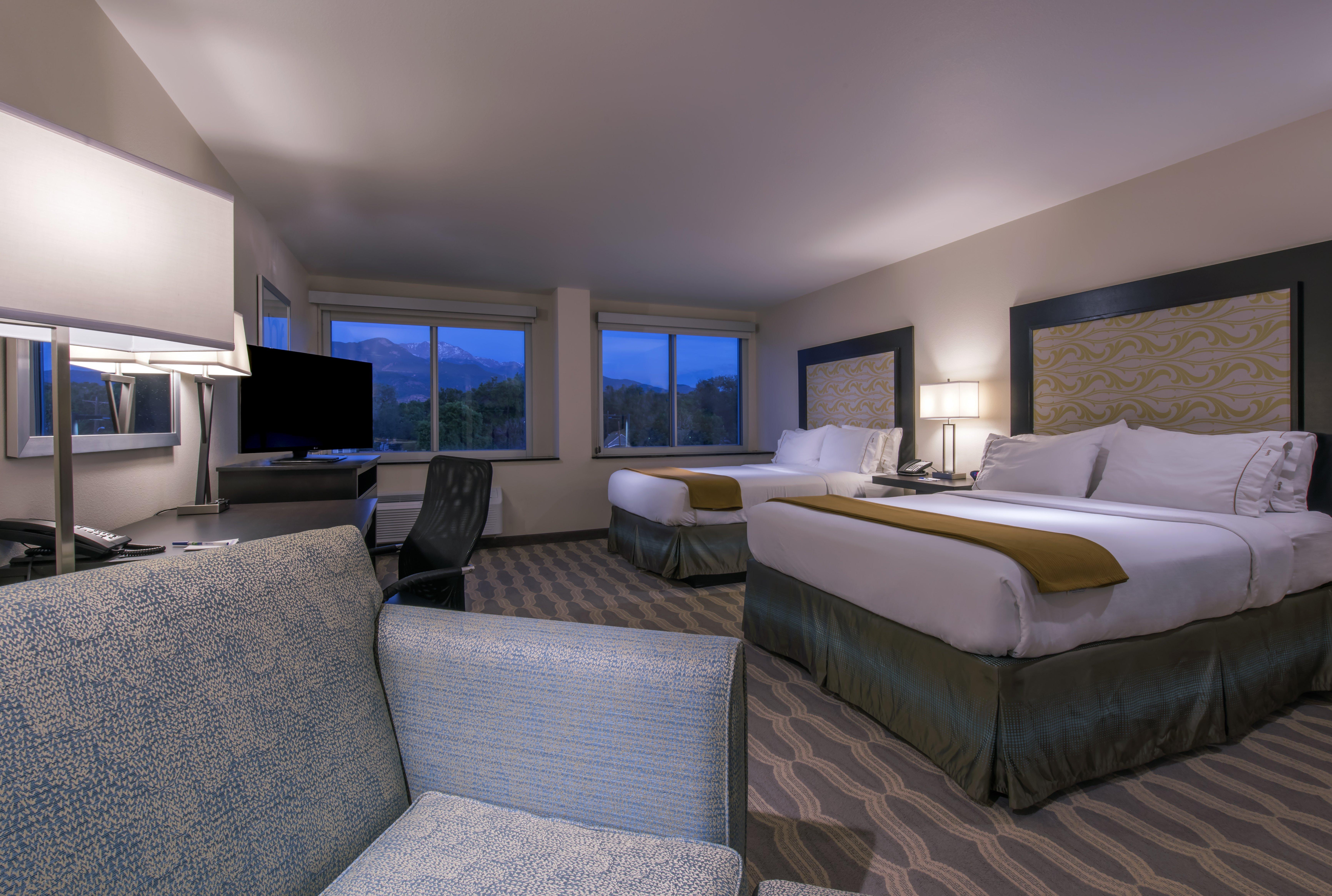 Holiday Inn Express & Suites Colorado Springs Central By Ihg Экстерьер фото