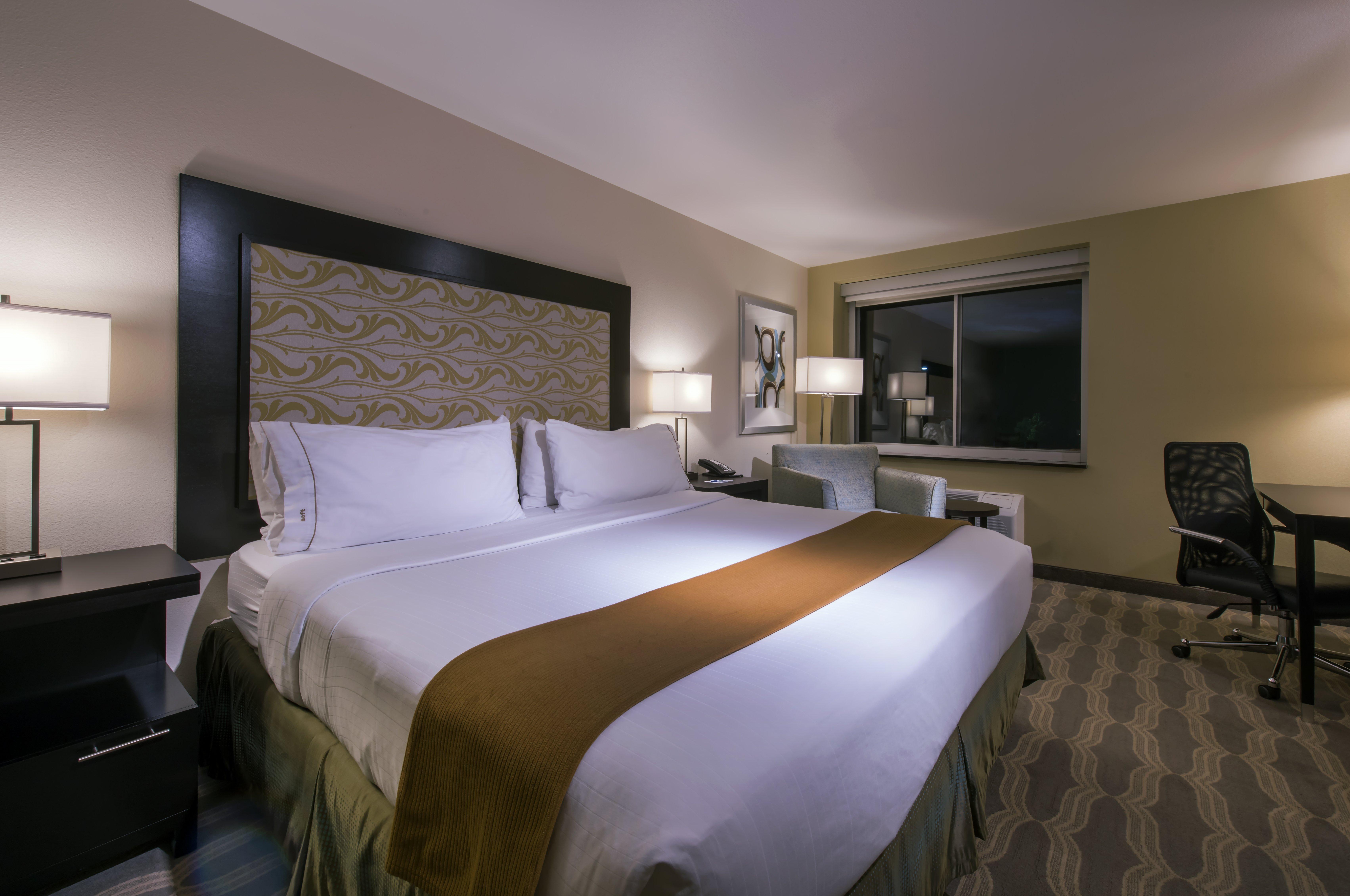 Holiday Inn Express & Suites Colorado Springs Central By Ihg Экстерьер фото