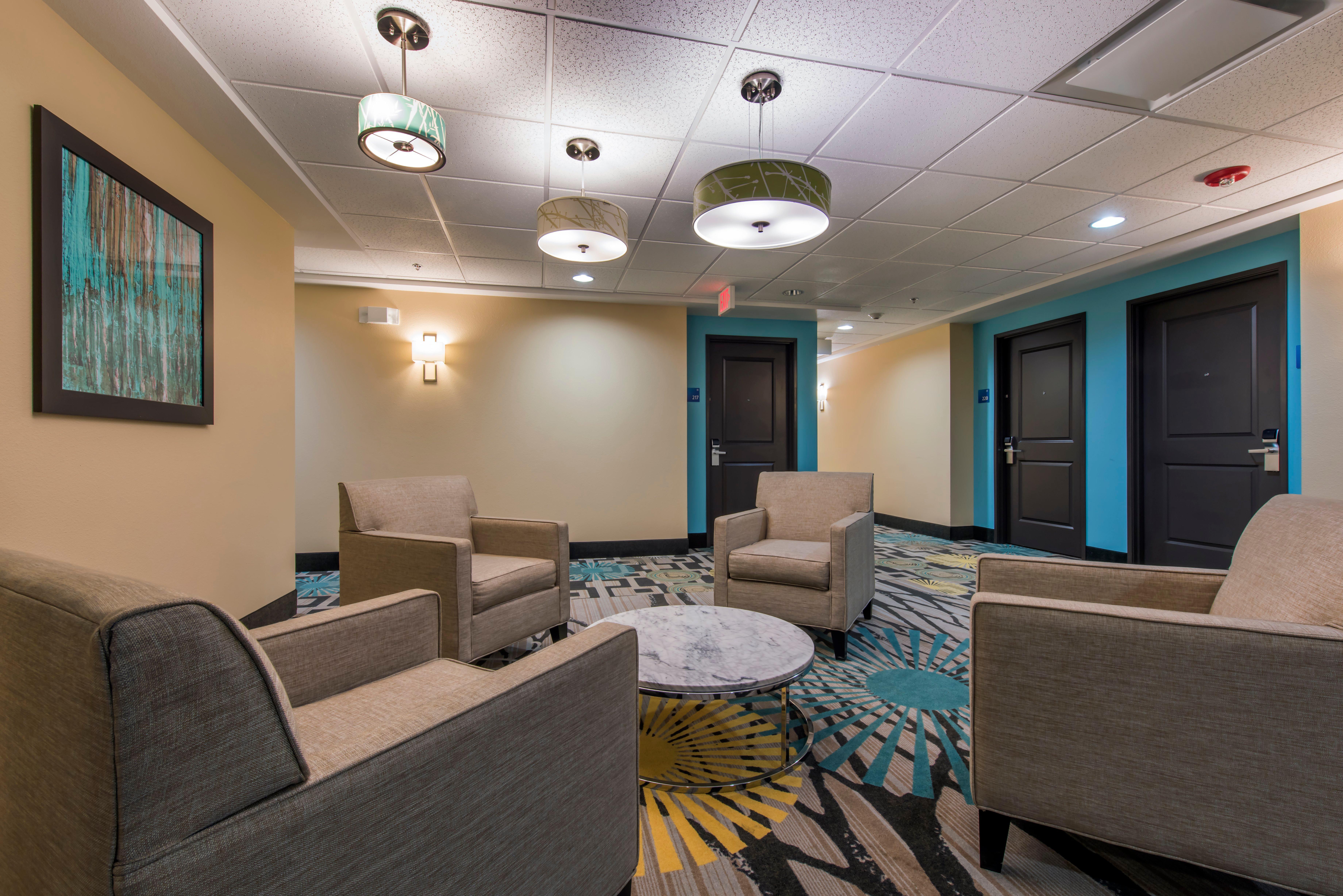 Holiday Inn Express & Suites Colorado Springs Central By Ihg Экстерьер фото