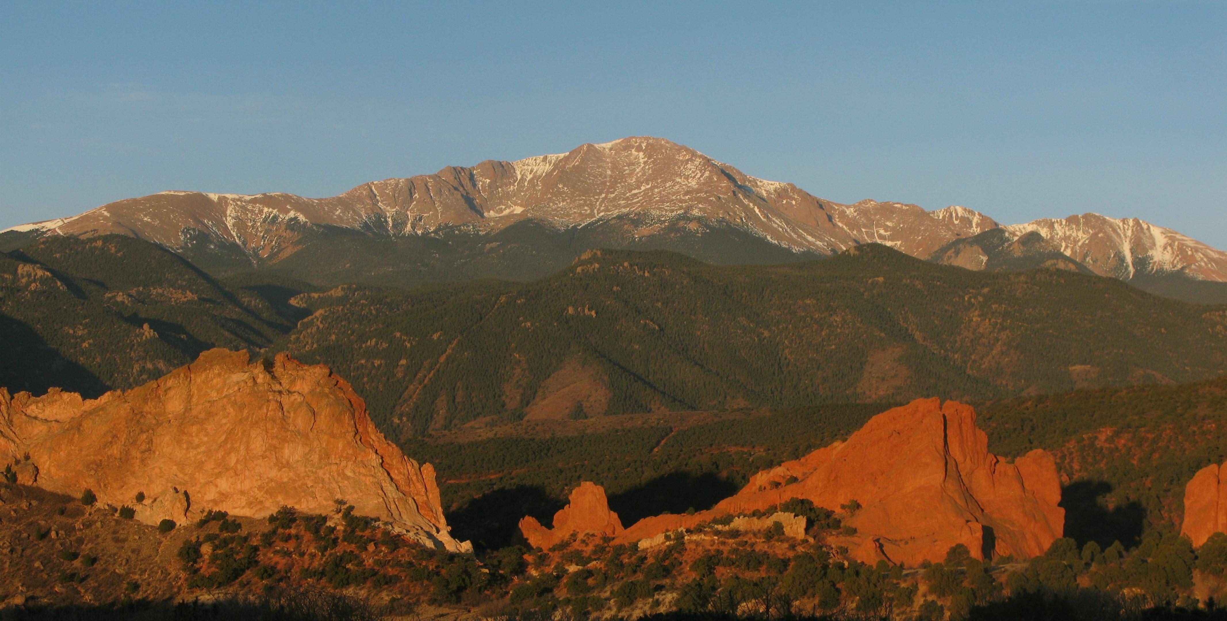 Holiday Inn Express & Suites Colorado Springs Central By Ihg Экстерьер фото