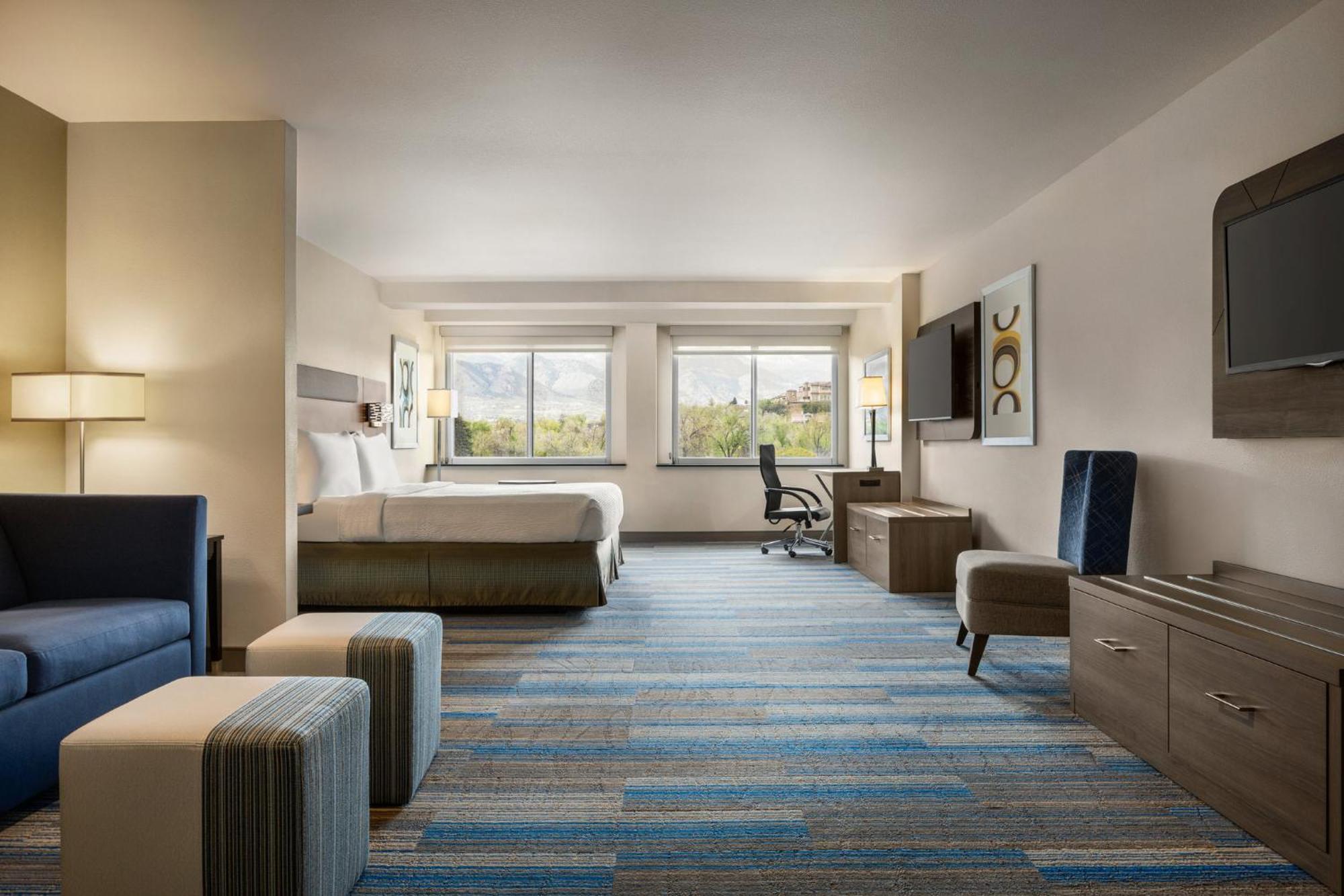 Holiday Inn Express & Suites Colorado Springs Central By Ihg Экстерьер фото