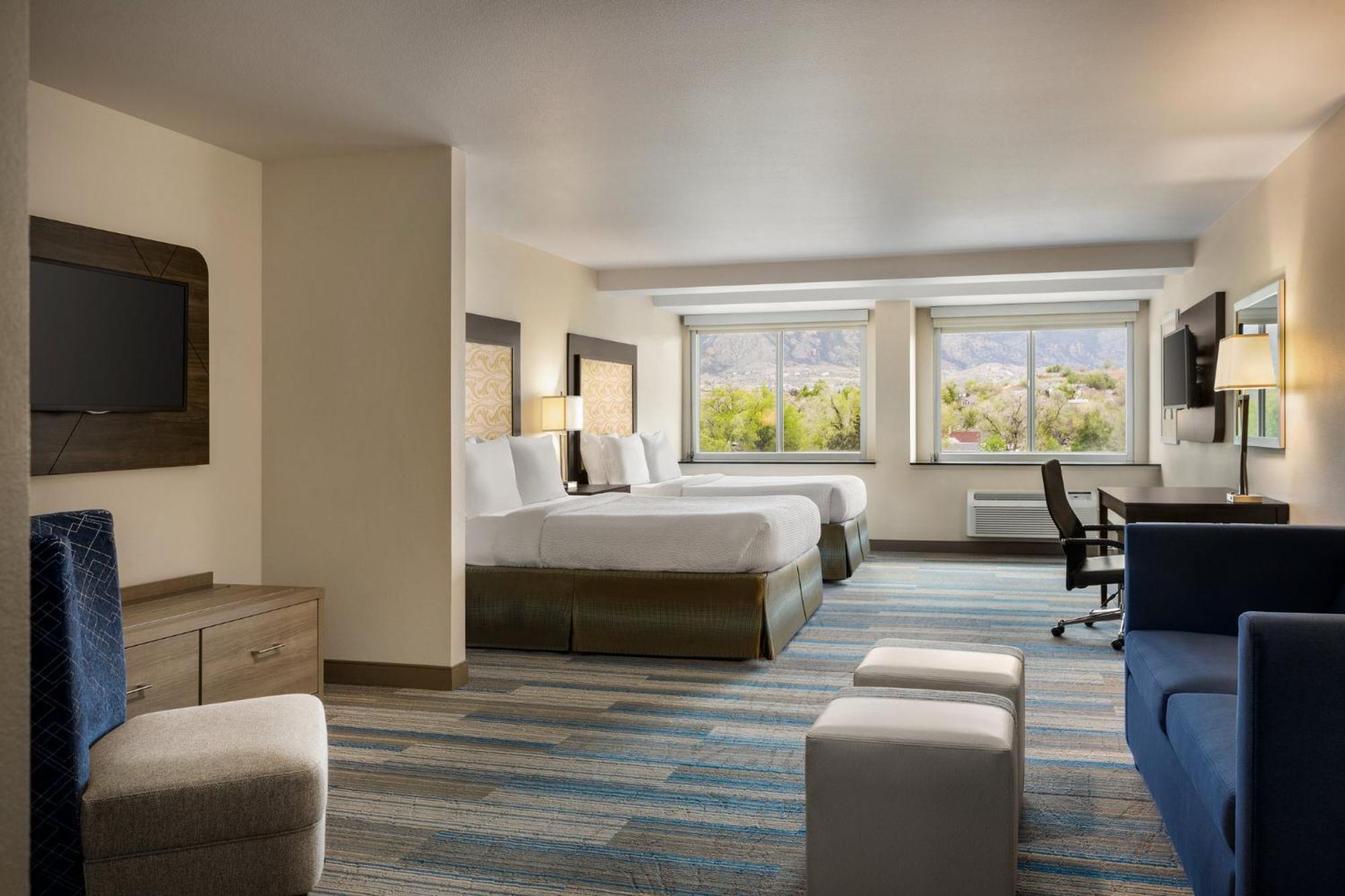 Holiday Inn Express & Suites Colorado Springs Central By Ihg Экстерьер фото