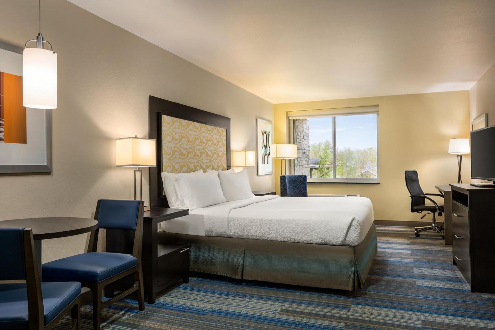 Holiday Inn Express & Suites Colorado Springs Central By Ihg Экстерьер фото