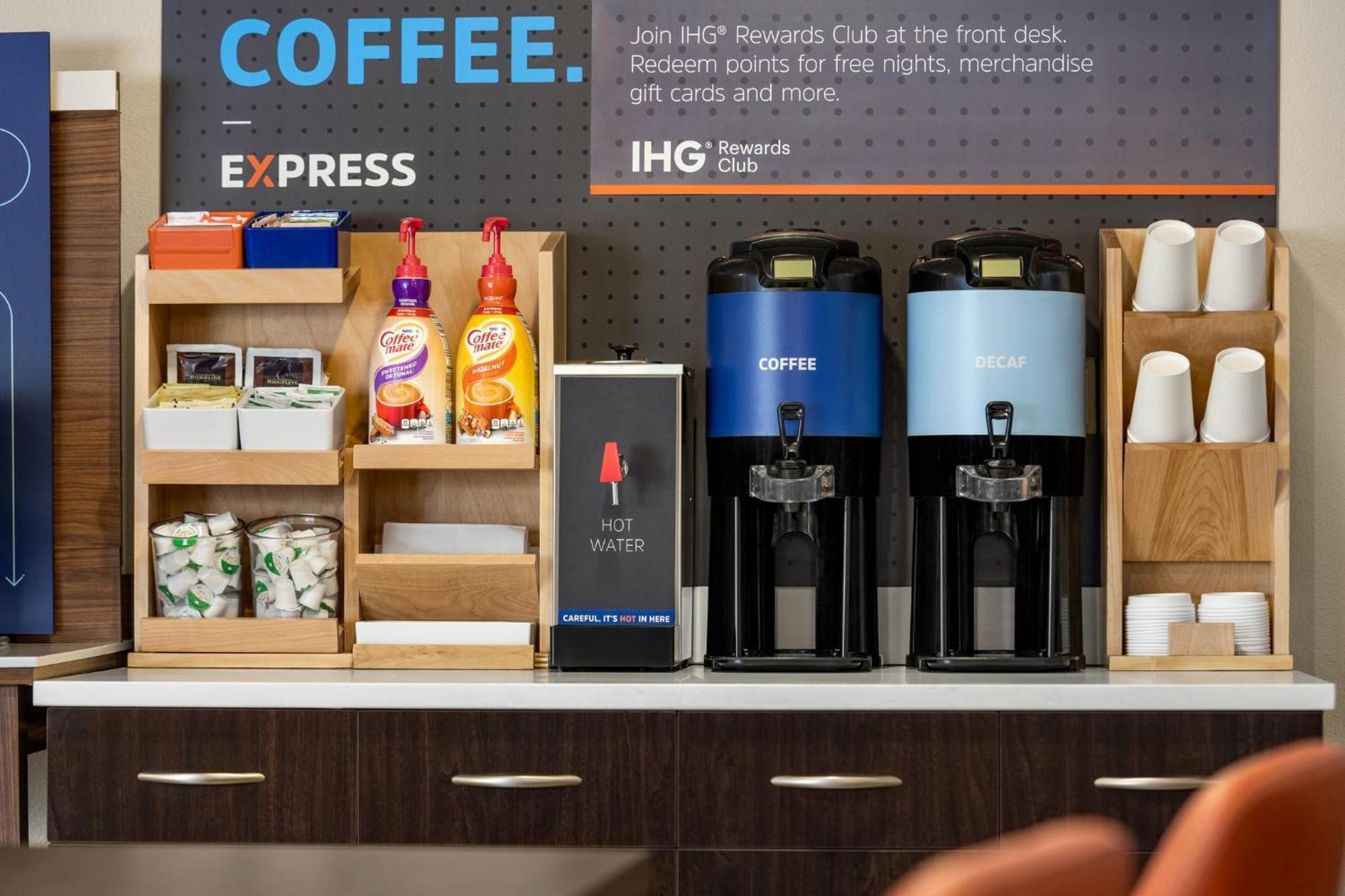 Holiday Inn Express & Suites Colorado Springs Central By Ihg Экстерьер фото