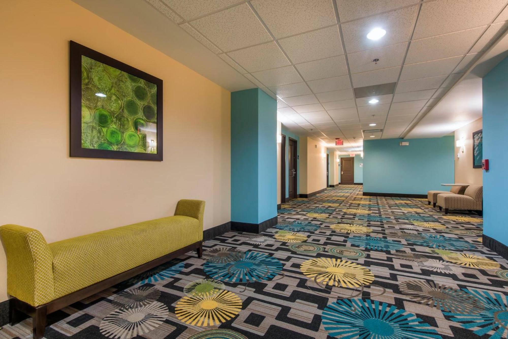 Holiday Inn Express & Suites Colorado Springs Central By Ihg Экстерьер фото